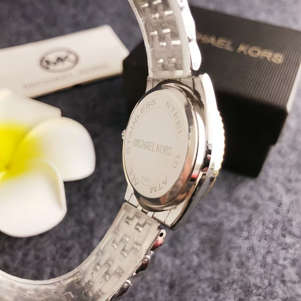 Michael Kors Luxury Rose Gold  - Luxury Watch Photography 评论和价格